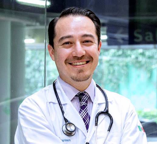 Doctor Sergio Hernández, especialista en nefrología.